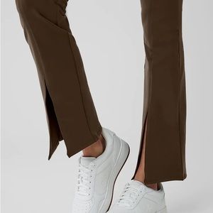 Airbrush High-Waist 7/8 Flutter Legging, Espresso, Size Small